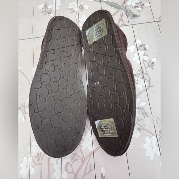 Ugg slippers main image 5